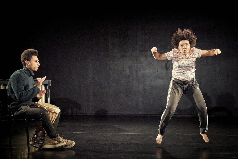 JE CIE du bois pour le feu ©Christophe Raynaud de Lage 768x512